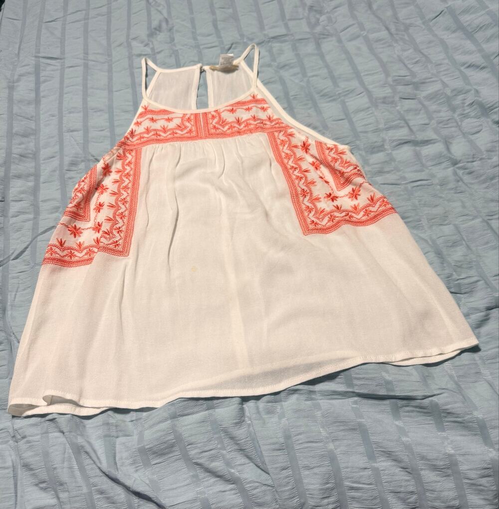 inTu light weight Top 100% Rayon White and Orange Button Back Closure